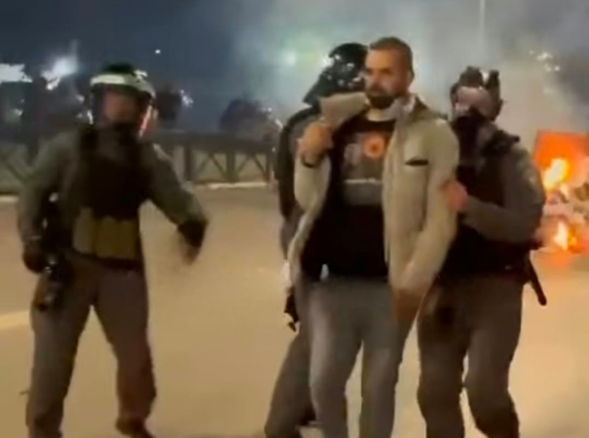 Policia nis arrestimin e protestuesve