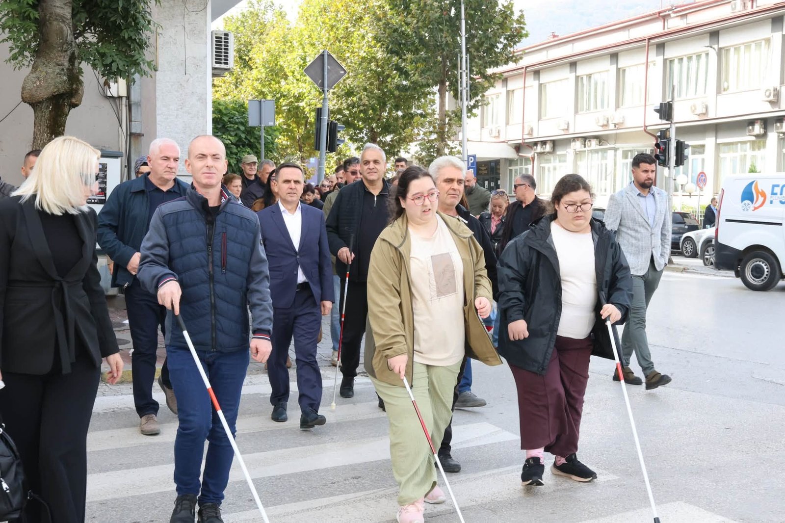 Kasami  Në katër lokacione të Tetovës vendosen semaforë me sinjalizim zanor për personat e verbër