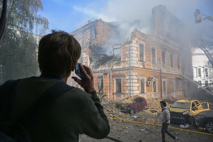 Rusia dhe Ukraina raportojnë sulme me dronë gjatë natës