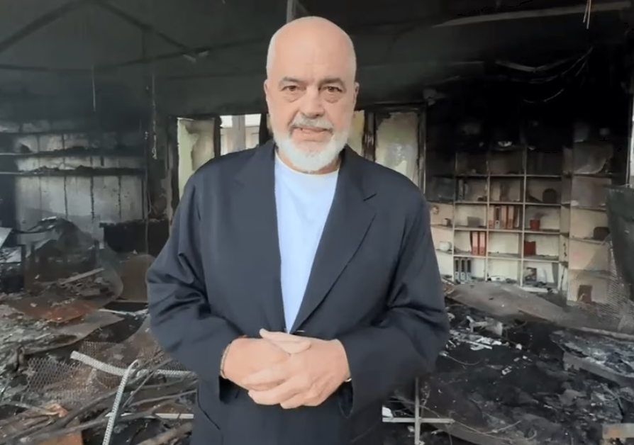 Edi Rama kërcënon studentët  Do të paguani 