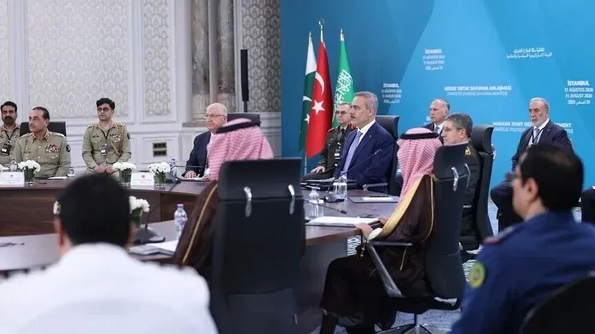 Ministri i Jashtëm turk do të marrë pjesë në takimin e aleancës Turqi Pakistan Arabi Saudite në Riad