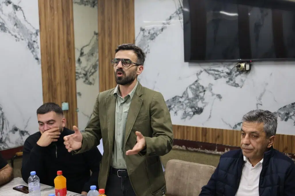 Jakup Huseini dhe Izet Mexhiti takojnë banorët e Çellopekut  Çdo ditë jemi mes qytetarëve