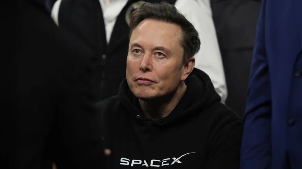 Pas Trump  edhe Musk i bën thirrje Zelensky t të largohet nga pushteti në Ukrainë