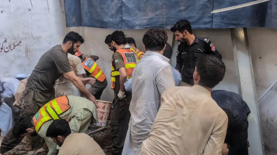 Rëndohet bilanci në Pakistan  34 të vdekur nga shembja e çatisë së një shkolle