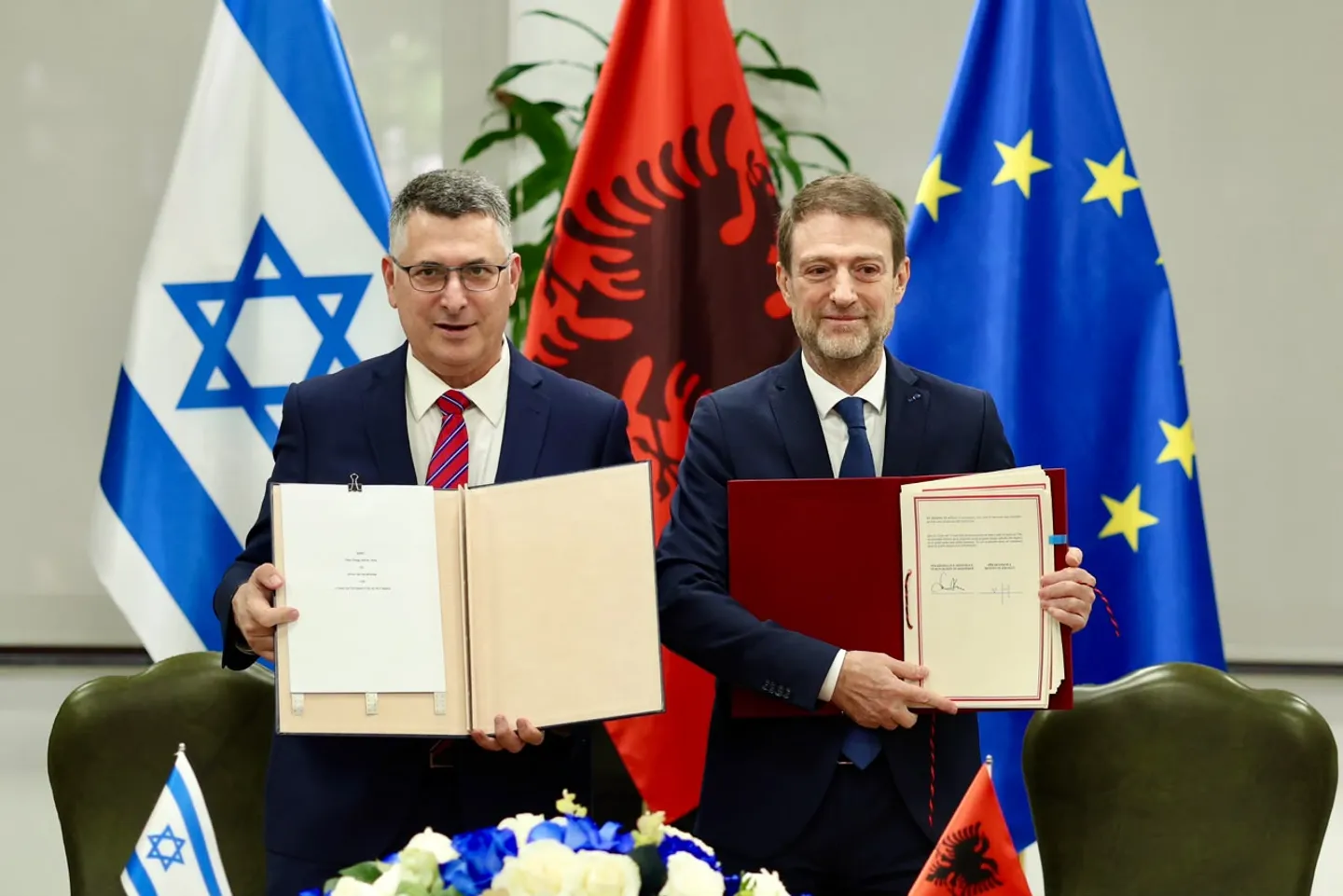 Izraeli e merr nën kontroll Shqipërinë  Rama jep leje